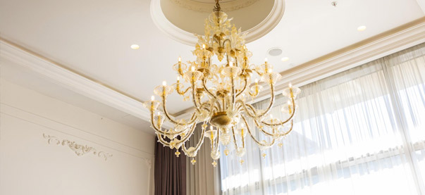 services-cleaning-chandelier